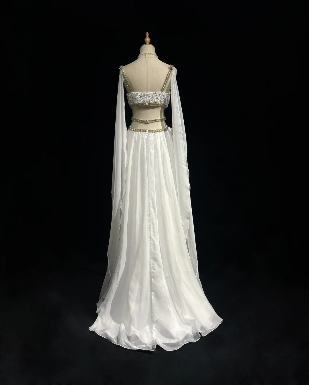 Retro A-Linie V-Ausschnitt Weißer Chiffon mit Silber-Gold-Perlen Lange Blumen Ballkleider Partykleid 21. Geburtstag Outfits Ballkleider DH2662