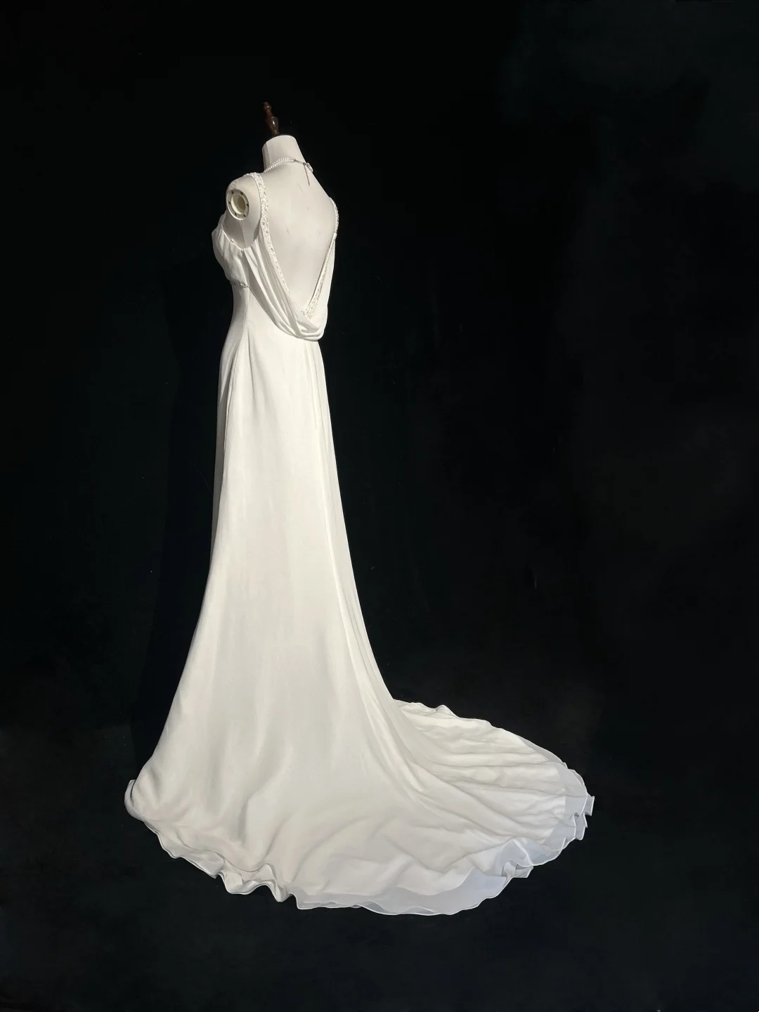 Robe de mariée vintage sirène bretelles spaghetti dos nu mousseline perles blanches longue robe de mariée robes de mariée rétro robes de mariée modestes DH2669