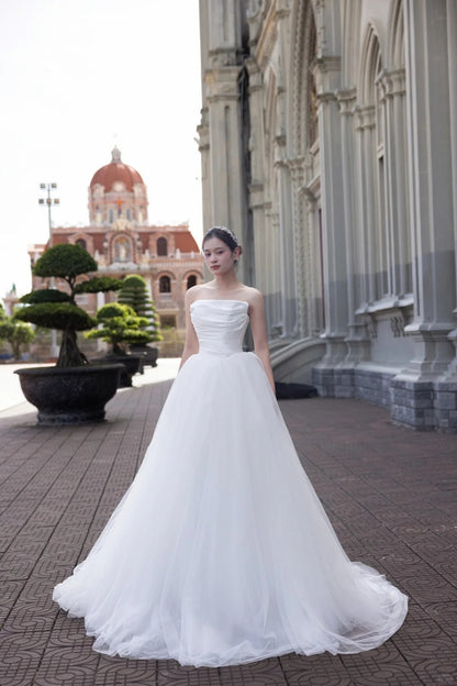 Simple Strapless Tulle Floor Length Wedding Dress Chic Sleeveless Bridal Gown DH2690