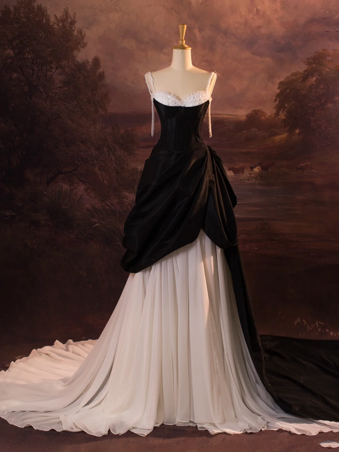 Hübsches Brautkleid Ballkleid Spaghettiträger Schwarz Satin Lange Vintage Brautkleider Brautkleider Brautkleid DH339