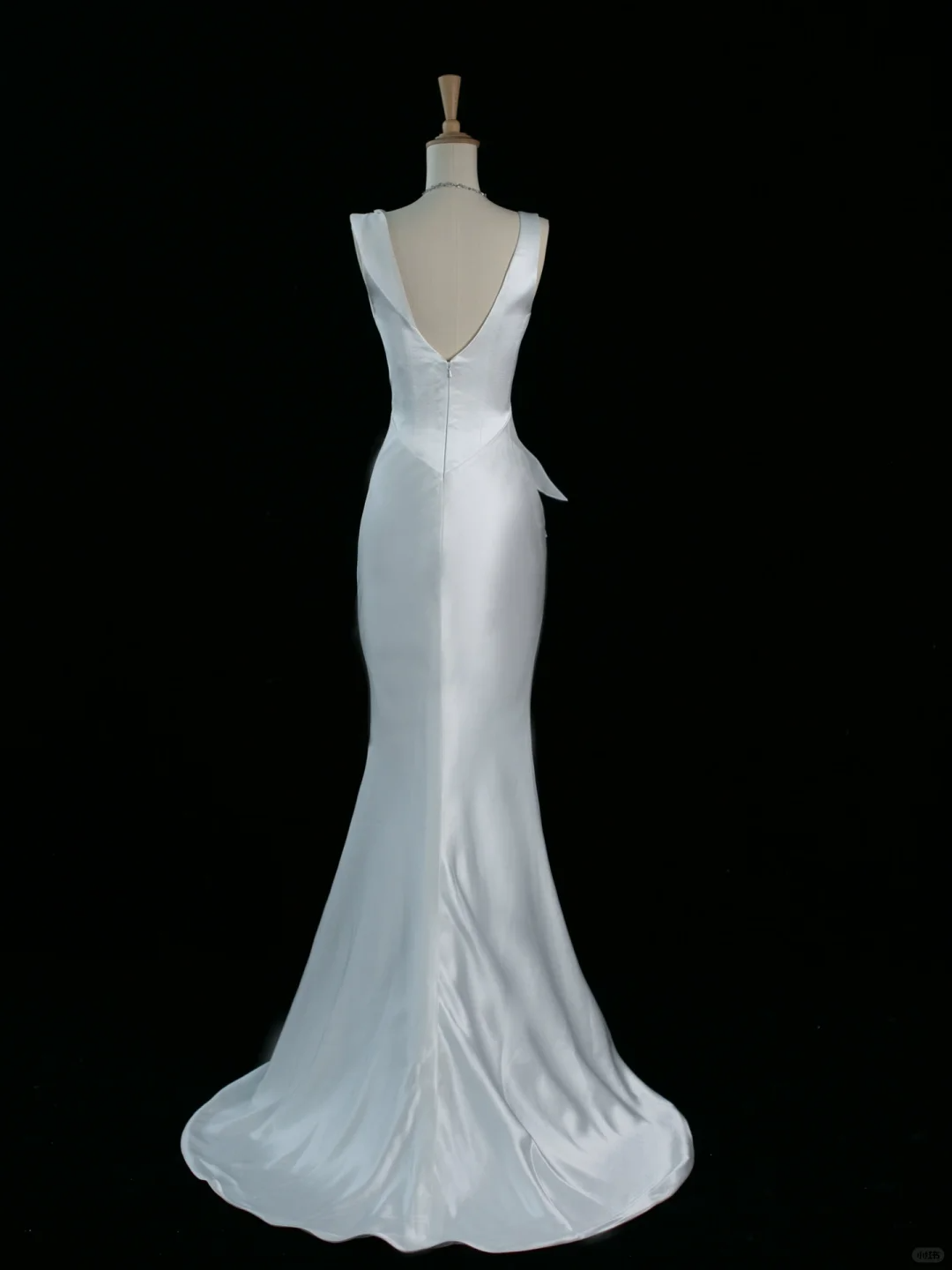 Hübsches Hochzeitskleid Meerjungfrau V-Ausschnitt Weiß Satin Lange Vintage Brautkleider Brautkleider Bräute Kleid DH352