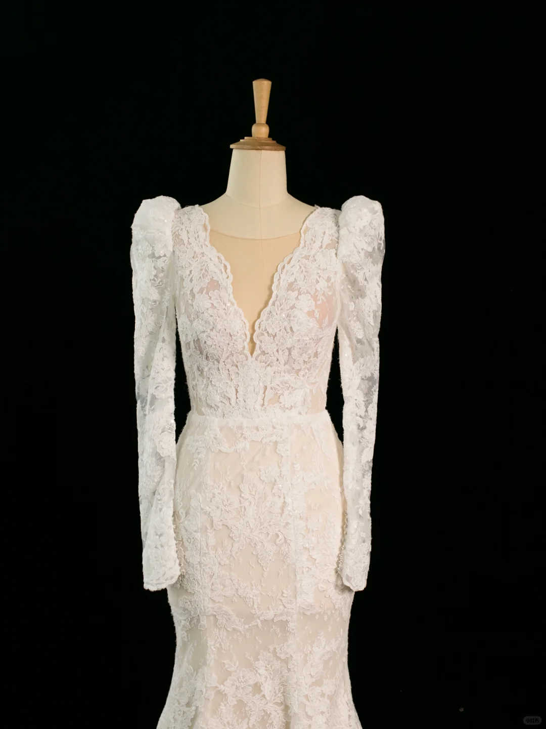 Hübsches Hochzeitskleid Meerjungfrau V-Ausschnitt Elfenbein Ärmellose Spitze Lange Vintage Brautkleider Brautkleider Brautkleid DH357