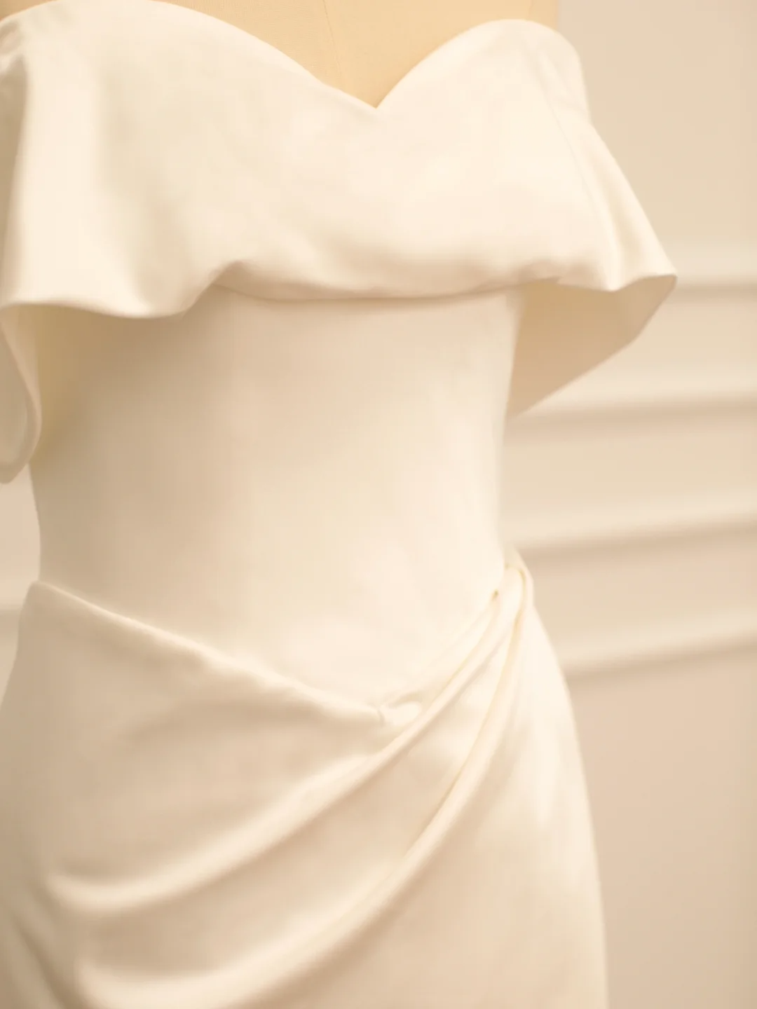 Jolie robe de mariée trapèze, épaules dénudées, manches courtes, blanche, longue, DH359