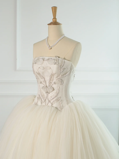 Elegantes Brautkleid Ballkleid Trägerlos Ärmellos Weiß Tüll Sommer Brautkleider Brautkleid Brautkleider DH371
