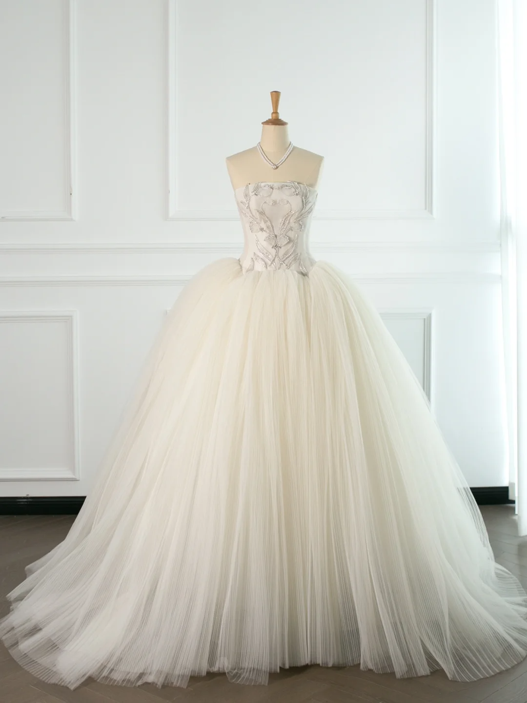 Elegantes Brautkleid Ballkleid Trägerlos Ärmellos Weiß Tüll Sommer Brautkleider Brautkleid Brautkleider DH371