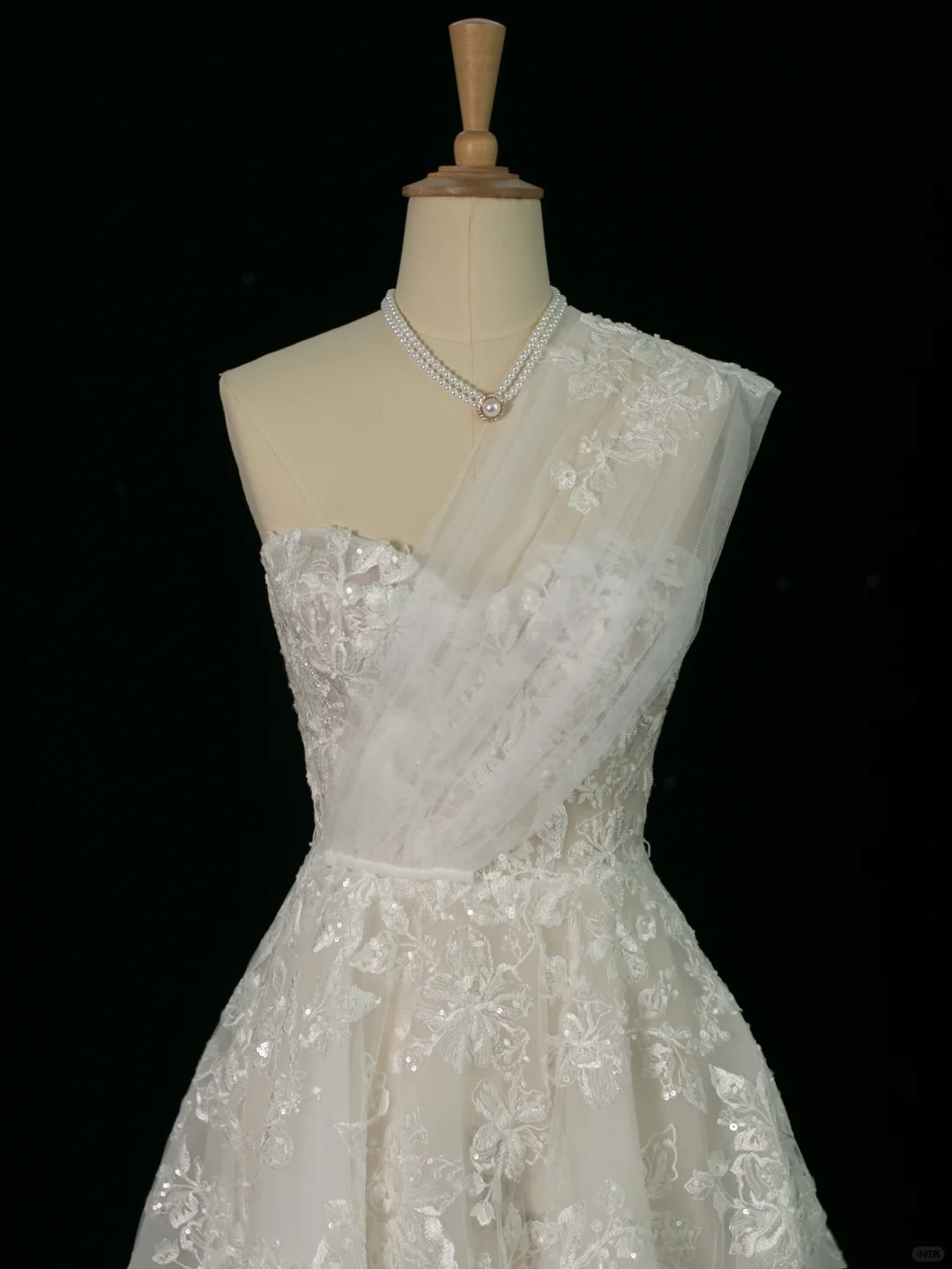 Elegantes Brautkleid Ballkleid Eine Schulter Ärmellose Weiße Spitze Sommer Brautkleider Braut Kleid Brautkleider DH373