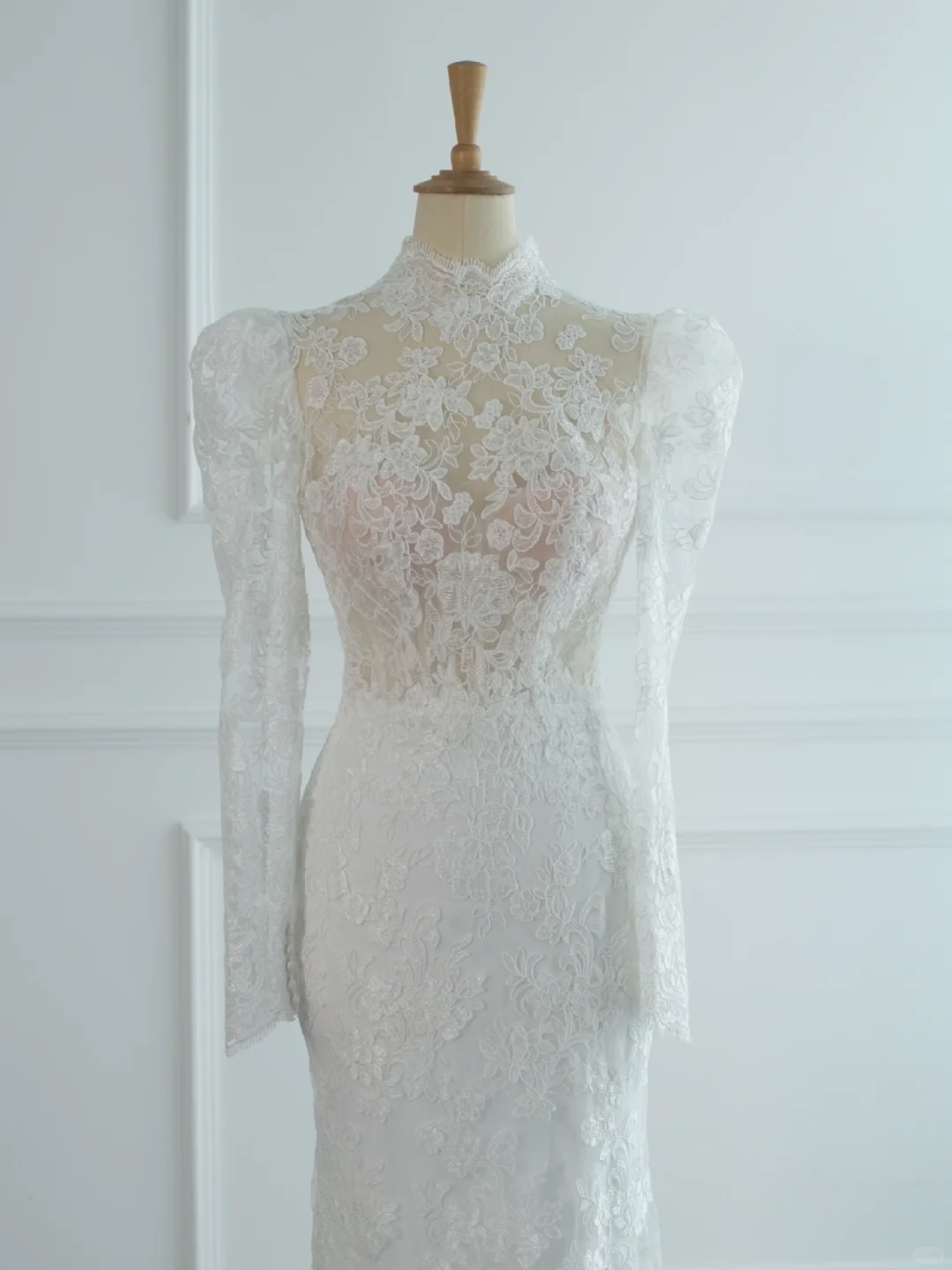 Hübsches Brautkleid Meerjungfrau High Neck White Lace Long Sleeves Backless Vintage Brautkleider Brautkleider Brautkleid DH378