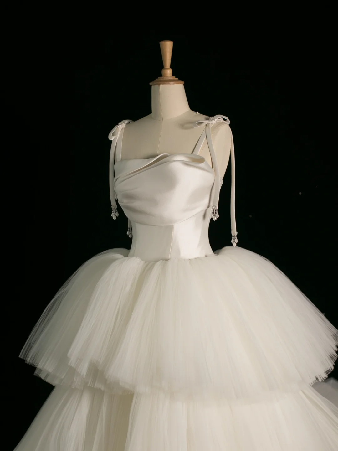 Elegantes Brautkleid Ballkleid Spaghettiträger Tüll Ärmellos Weiß Sommer Lange Brautkleider Brautkleid Brautkleider DH382