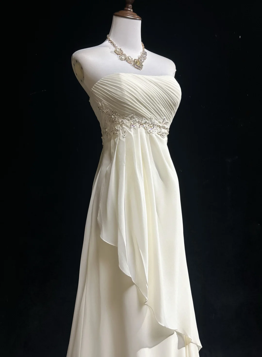 Robe de mariée vintage trapèze sans bretelles en mousseline de soie blanche, longue, sans manches, robe de plage, robe de mariée avec perles, DH540