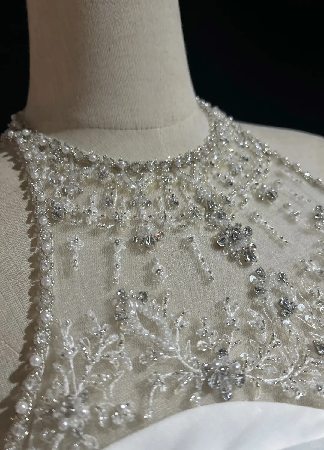 Robe de mariée vintage des années 1960, coupe trapèze, col bijou, mousseline, longue, blanche, élégante, DH658