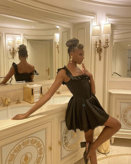 Pretty A line Square Neck Little Black Dress Satin Short Mini Formal 8th Grade Homecoming Dresses Summer Middle School Hoco Dress Homecoming Outfits DH708