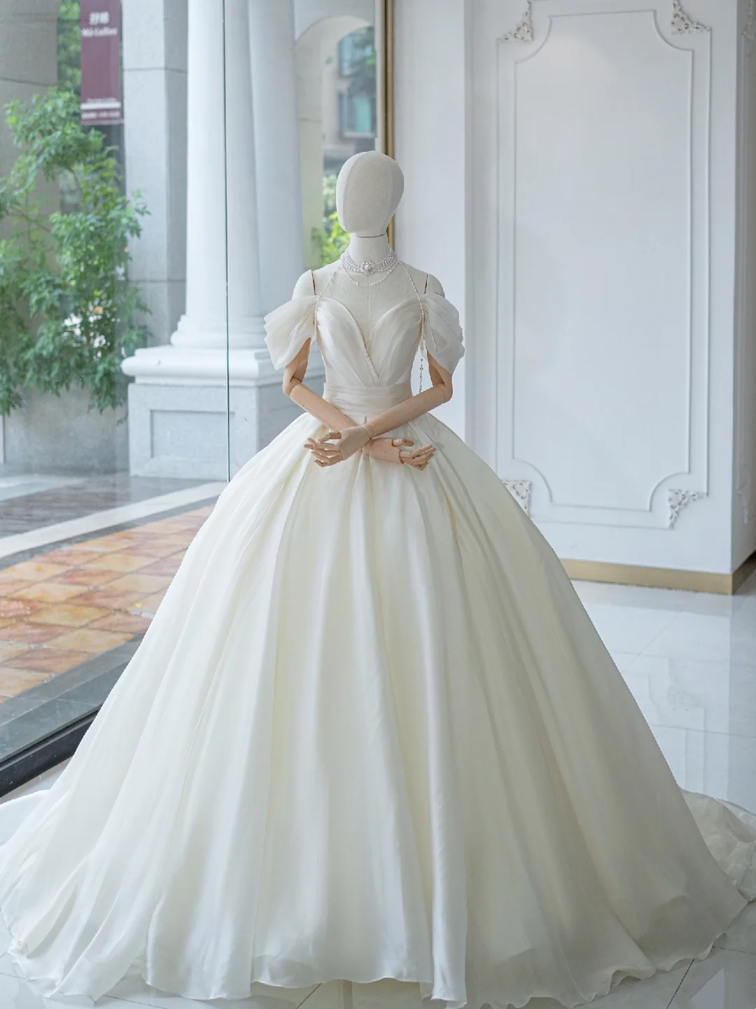 Timeless Bridal Gown Ball Gown Off The Shoulder Satin Long White Wedding Dresses Elegant Bridal Gowns DH879