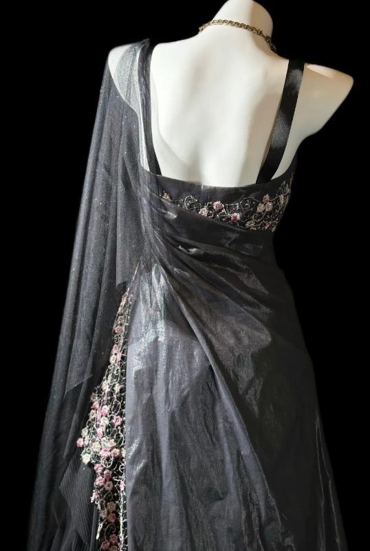 Chic A-Line Black Birthday Dress Lace Satin Long Prom Dress Sleeveless Evening Dresses DP04096