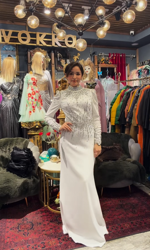 Elegant Sheath White Mother of Bride Dresses Satin Long Sleeveless Evening Dresses  DP04209