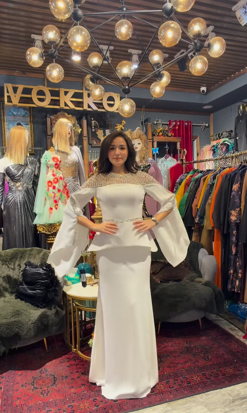 Elegant Sheath White Mother of Bride Dresses Satin Long Sleeveless Evening Dresses  DP4209