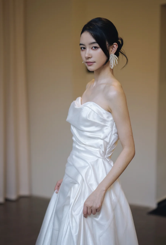 Timeless Sweetheart A-Line Long Wedding Dresses Satin White Bridal Gowns Sleeveless Bridal Dresses DP04217