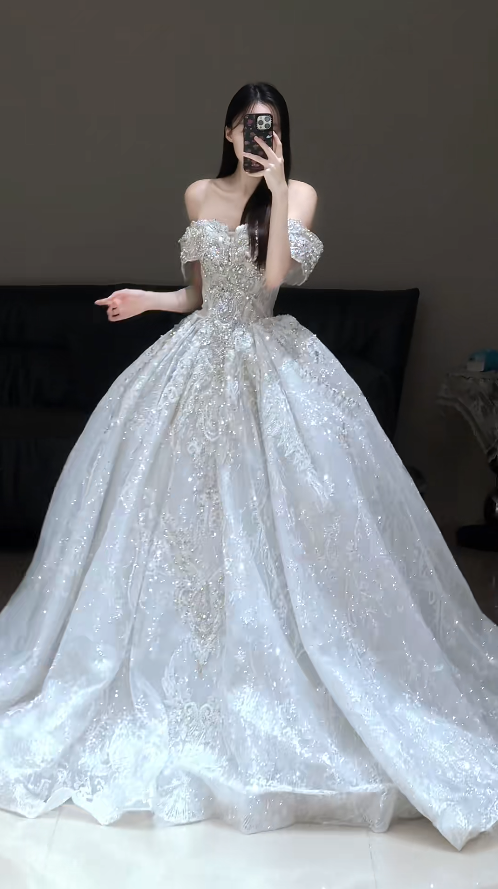 Timeless Off-shouler A-Line Long Wedding Dresses Tulle Rhinstones White Bridal Gowns Sparkly Appliques Bridal Dresses DP04218