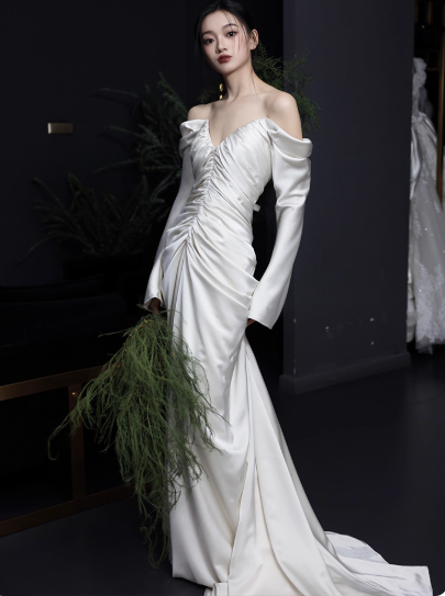 Simple Off-shoulder Sheath Long Wedding Dresses Satin Light Champagne Bridal Gowns Long Sleeves Bridal Dresses DP04220