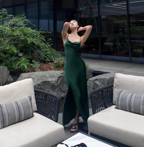 Simple Spaghetti Straps Sheath Long Prom Dresses Sleeveless Evening Dresses  with Slit Satin Green Wedding Guest Dresses DP04253