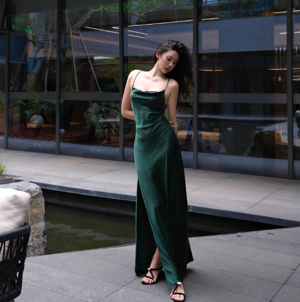 Simple Spaghetti Straps Sheath Long Prom Dresses Sleeveless Evening Dresses  with Slit Satin Green Wedding Guest Dresses DP04253