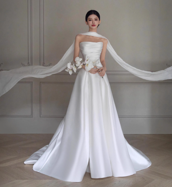 Glam Strapless A-Line Long Wedding Dresses Satin White Bridal Gowns Sleeveless Bridal Dresses DP04301