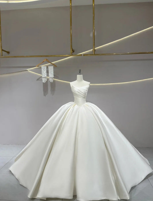 Chic Strapless Ball Gown Long Wedding Dresses Satin White Bridal Gowns Sleeveless Bridal Dresses DP04312