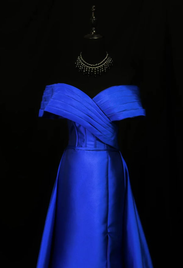 Blue Off-shoulder A-Line Long Prom Dresses Glam Satin Sleeveless Evening Dresses Blue Mother of Bride Dresses DP04333