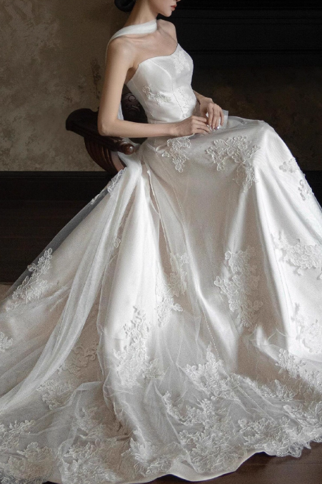 Timeless Strapless Sheath Long Wedding Dresses Lace  White Bridal Dresses Sleeveless Bridal Gowns DP04495