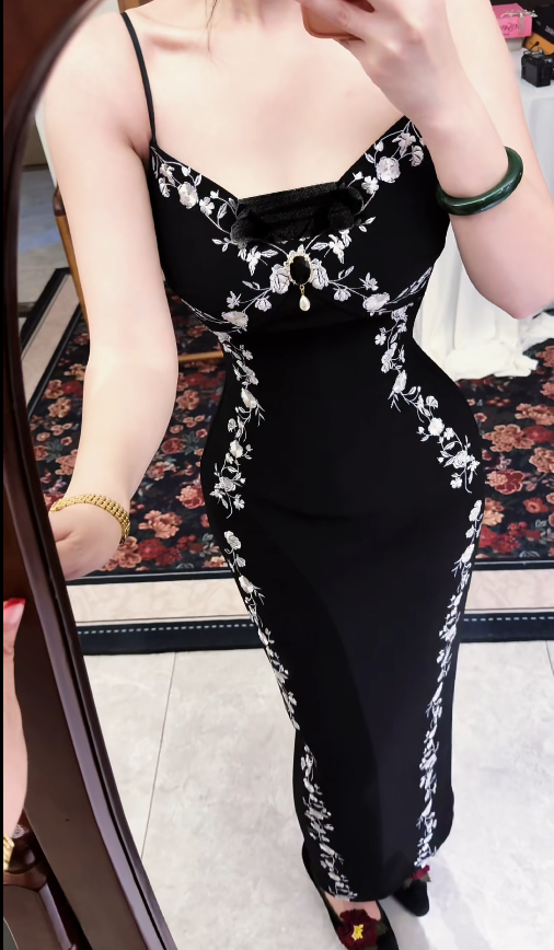 Vintage Black Sheath Long Evening Dresses Applique Chiffon Spaghetti Straps Prom Dresses Sleeveless Party Dresses DP04524