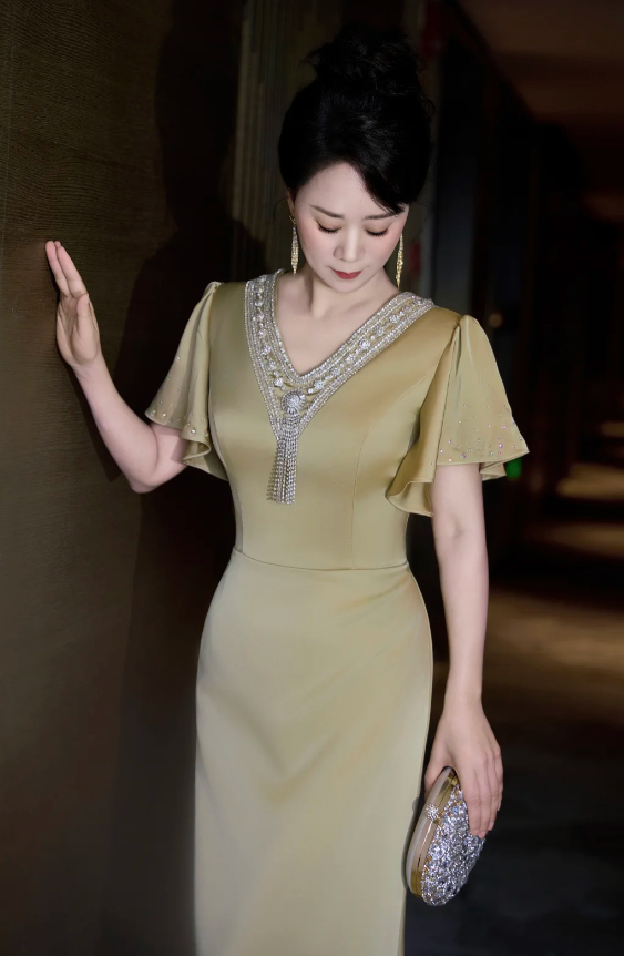 Elegant Sheath Long Evening Dresses Satin Short Sleeves Olive Green Mother of Bride Dresses DP04547