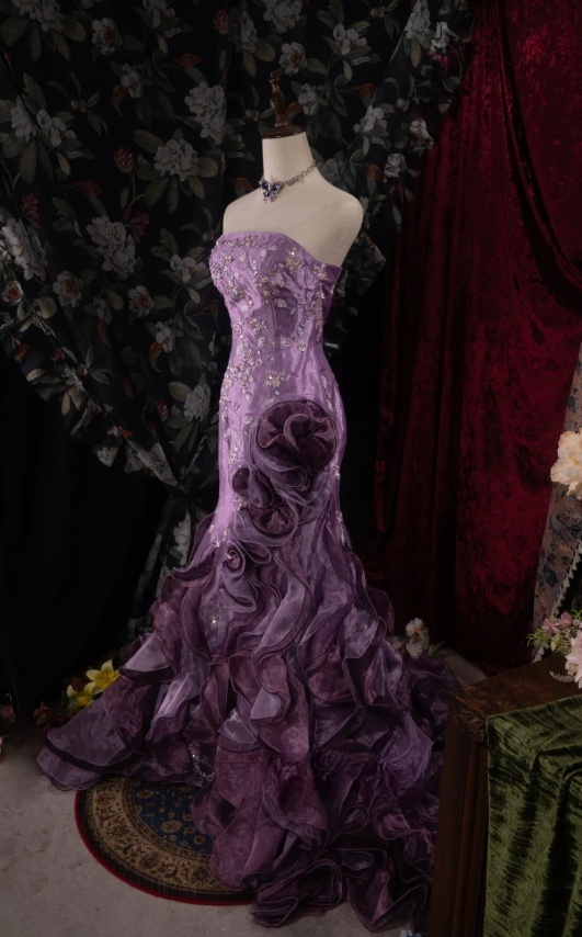 Elegant Sheath Evening Dresses Strapless Purple Long Prom Dresses Beaded Satin Sleeveless Brithday Dresses   DP04578