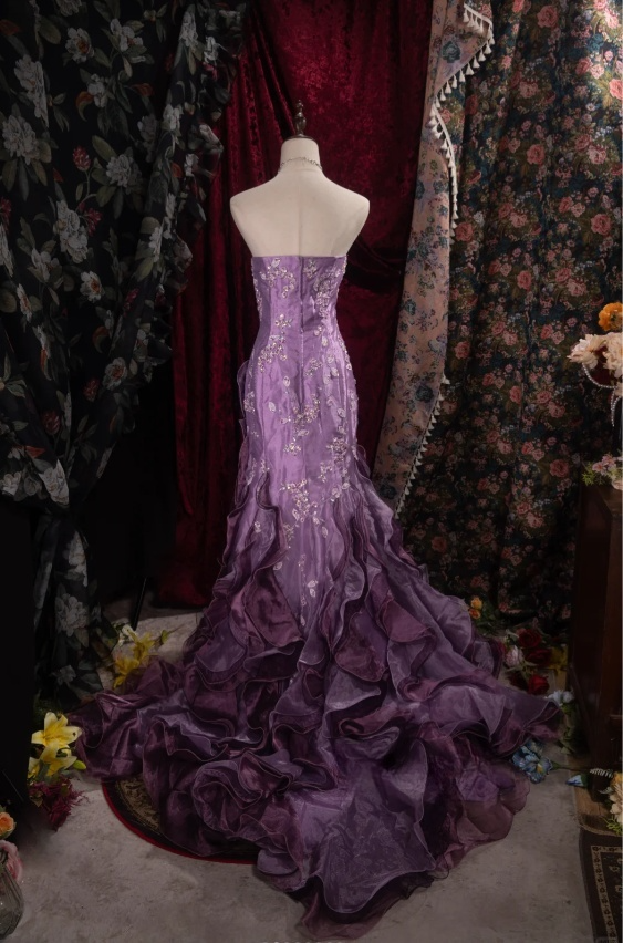 Elegant Sheath Evening Dresses Strapless Purple Long Prom Dresses Beaded Satin Sleeveless Brithday Dresses   DP04578