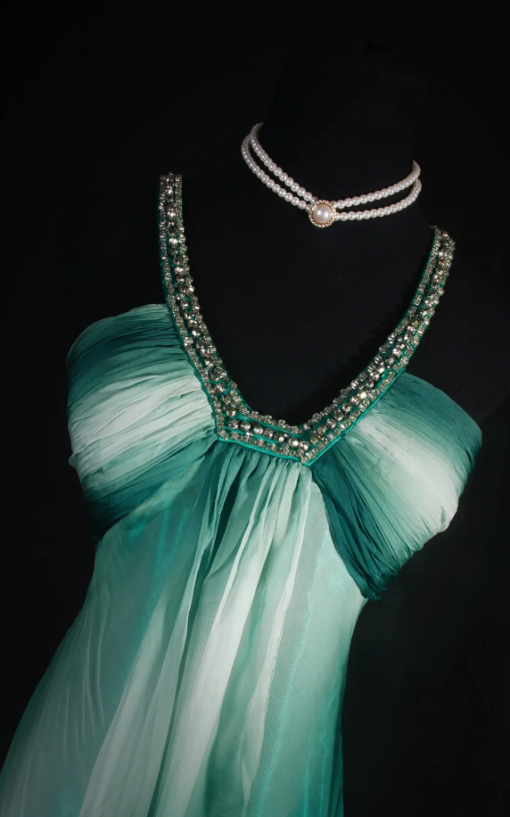 Chic Sheath Evening Dresses Chiffon Green Long Prom Dresses V-neck Brithday Dresses  DP04590