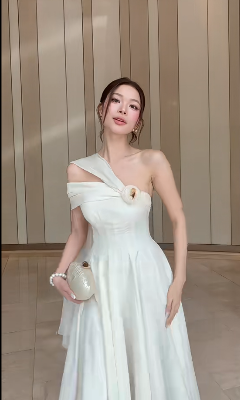 Vintage A-Line Long Prom Dresses Satin One-Shoulder Evening Dresses Sleeveless White Wedding Guest Dresses DP04696