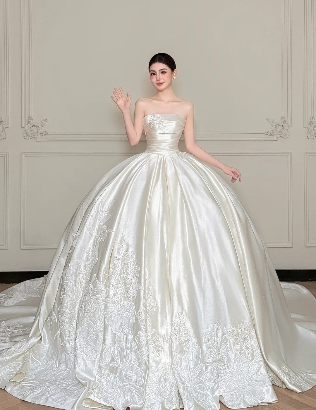 Gorgeous A-Line White Long Wedding Dress Satin Applique Bridal Dress Sleeveless Bridal Gown DP04869