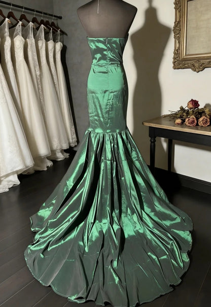 Elegant Green Long Prom Dress Satin Sweetheart Mermaid Sleeveless Evening Dress DP04878