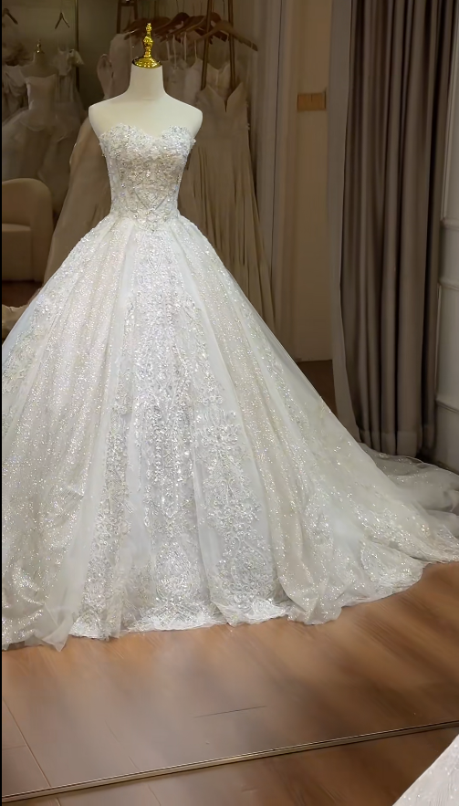 Timeless A-Line Long  Wedding Dress Strapless Beaded Tulle White Bridal Dress Sleeveless Bridal Gowns DP04945