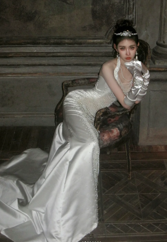 Chic White Long Prom Dresses Beaded Satin V-neck Mermaid Evening Dress DP04967