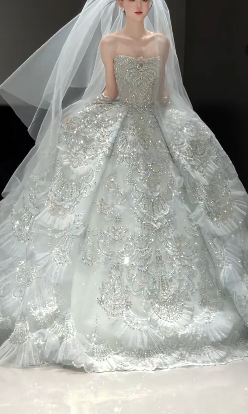 Elegant  A-Line Long Wedding Dress Tulle Beaded  Bridal Gowns Sleeveless Bridal Dress DP04974