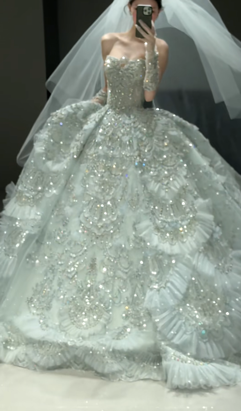 Elegant  A-Line Long Wedding Dress Tulle Beaded  Bridal Gowns Sleeveless Bridal Dress DP04974