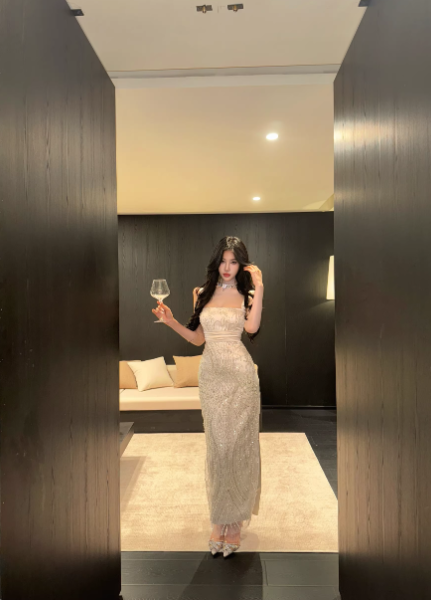 Chic White Long Prom Dress Satin Beaded Straps Sheath Evening Dress Sleeveless Party Dress DP04995