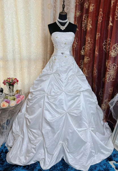 Elegant A-Line Long Wedding Dress Satin Strapless White Bridal Gown Sleeveless Beaded Bridal Dress DP05003