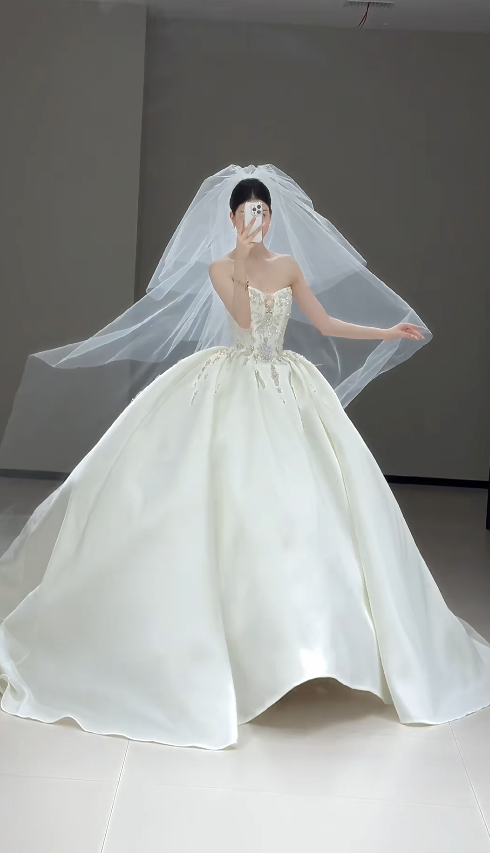 Timeless A-Line Long Wedding Dress Satin Strapless White Bridal Gown Sleeveless Bridal Dress DP05005