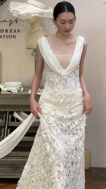 Timeless Sheath Long Wedding Dress Tulle Appliques V-neck White Bridal Gown Sleeveless Bridal Dress DP05007