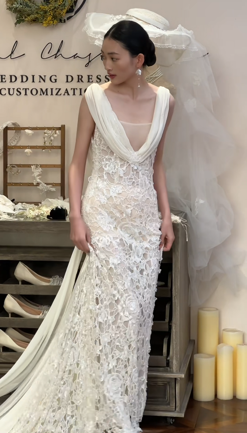 Timeless Sheath Long Wedding Dress Tulle Appliques V-neck White Bridal Gown Sleeveless Bridal Dress DP05007