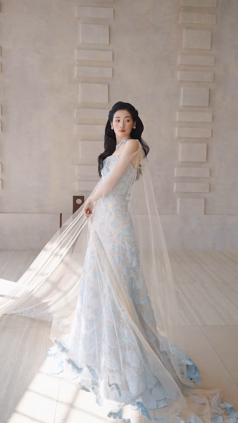 Timeless Blue Wedding Dress A-Line Strapless Bridal Dress Tulle Applique Bridal Gown DP05055