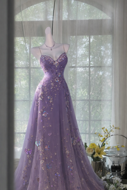 Elegantes lavendelfarbenes Ballkleid mit Perlenbesatz, Tüll, A-Linie, Spaghettiträgern, ärmellos, auch als Geburtstagskleid geeignet (DP05209)
