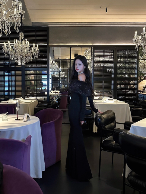 Robe de bal noire chic en satin, coupe sirène, épaules dénudées, manches courtes, robe d'anniversaire DP05228