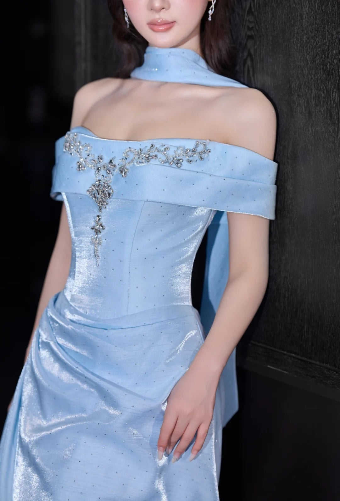Classy Blue Prom Dress Satin Off-shoulder Sheath Evening Dress Sleeveless Birthday Dress ED05236