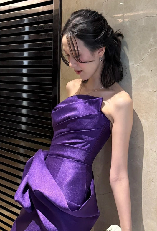 Elegantes lila Brautjungfernkleid aus Satin, trägerlos, Etuikleid, ärmellos, Geburtstagskleid DP05239